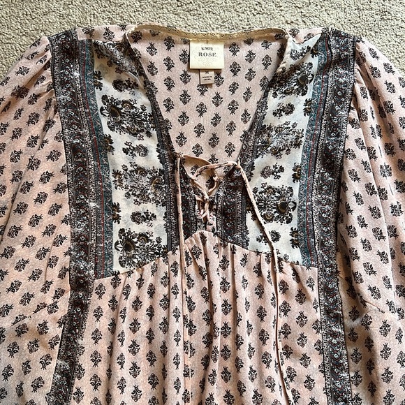 Knox Rose paisley flowy lightweight top with ties size medium pink multicolor - Picture 2 of 3